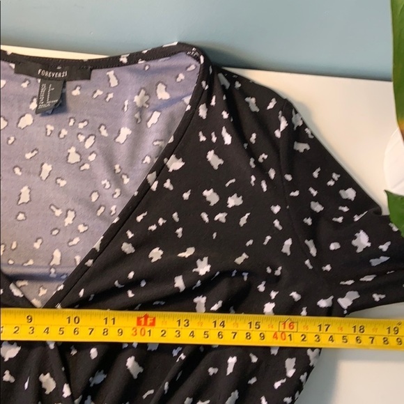 Forever 21 Faux Wrap Dress - Picture 6 of 8